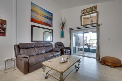 Lakefront Getaway w/ Dock Near Las Olas Beach Apartment in Dania Beach