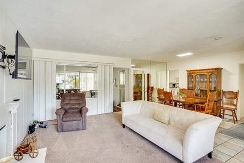 12 Mi to Dtwn LA: Family Home w/ Patio + Yard! House in Bell Gardens