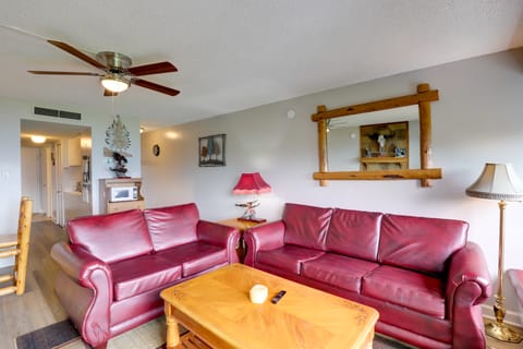 Smokies Condo 3 Mi to Nat'l Park + Hot Tub Access Apartment in Gatlinburg