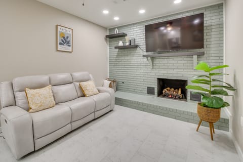 6 Mi to Dtwn: Hot Springs Abode w/ Yard! House in Hot Springs