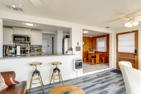 Norfork Lake Views: Home w/ Deck in Henderson House in Norfork Lake