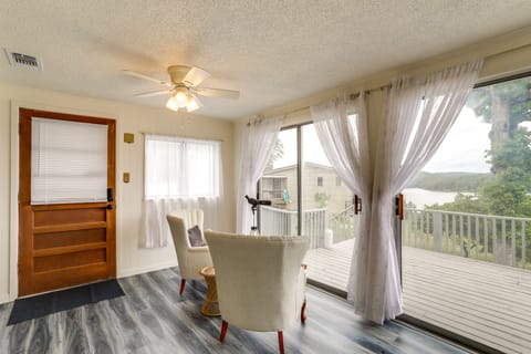 Norfork Lake Views: Home w/ Deck in Henderson House in Norfork Lake