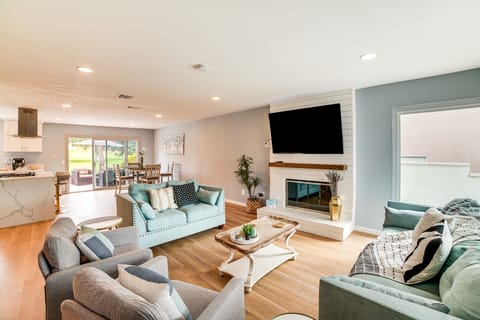 Golf, Swim, Relax: Family Retreat in Corona! House in Corona