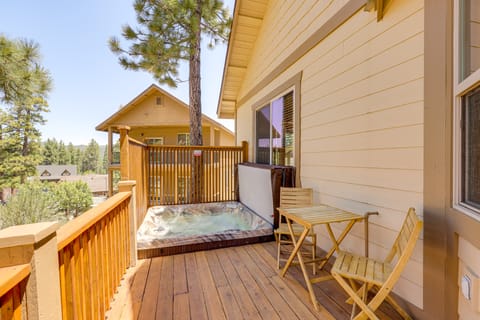 Walkable Big Bear Lake Home w/ Private Hot Tub! House in Big Bear