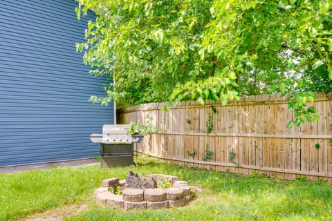 3 Mi to Dtwn: Cozy Apt w/ Yard in Louisville! Apartment in Jefferson County