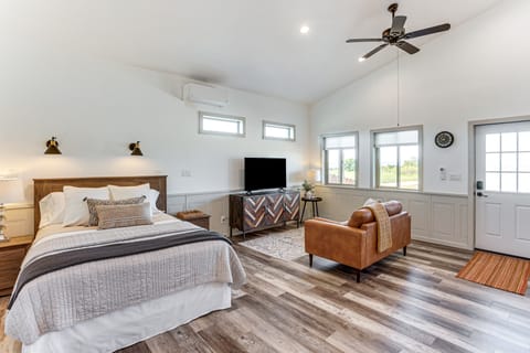 Mountain Escape Nestled in Quaint, Historic Mancos Apartment in La Plata County