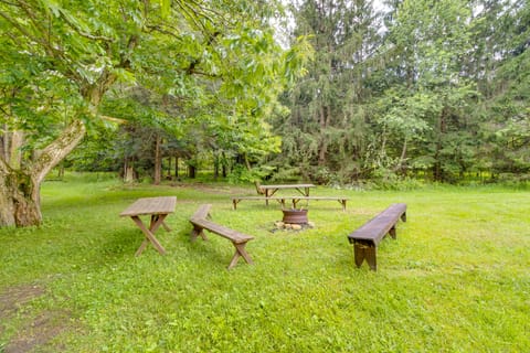 Pet-Friendly Smithmill Retreat w/ Yard! House in Allegheny River