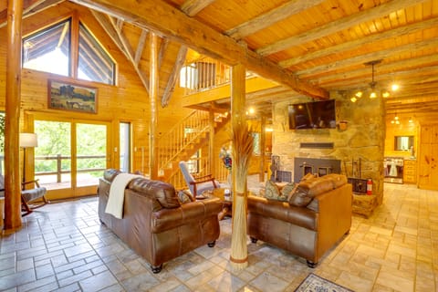 3,000 Sq Ft + Game Room: Ozarks Serenity Cabin! House in Buffalo River