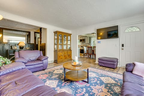 Private Pool & Yard: Pet-Friendly Home in Toledo House in Toledo