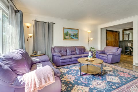 Private Pool & Yard: Pet-Friendly Home in Toledo House in Toledo