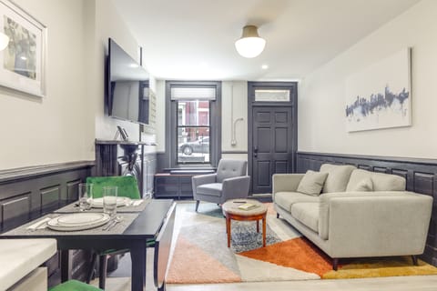 Cincy Apt 1 Mi to Findlay Market, 2 Mi to Downtown Apartment in Cincinnati