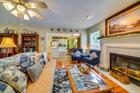 15 Mi to Louisville: Family Home w/ Private Yard! House in Jeffersontown