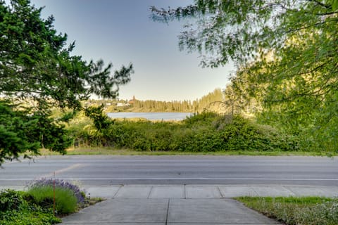 < 1 Mi to Jefferson Healthcare: Nurse-Ready Rental Apartment in Port Townsend