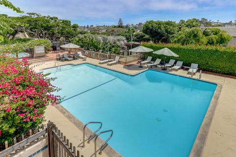 Resort Perks, Ocean Access: Solana Beach Townhome! Apartment in Solana Beach