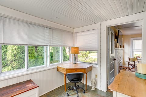 Walk to Private Beach: Lake Erie Retreat w/ Yard! House in Huron