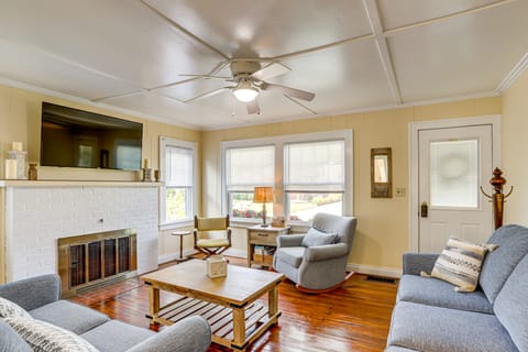 Walk to Private Beach: Lake Erie Retreat w/ Yard! House in Huron