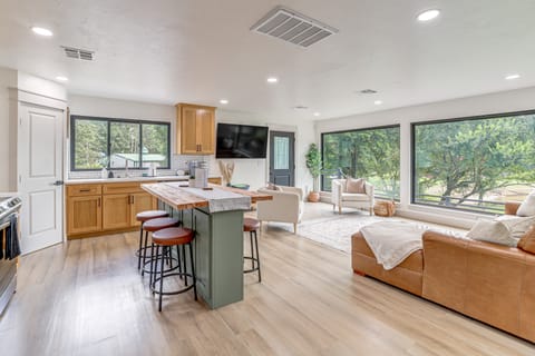 Family Fun! Lake Eufaula Home w/ Wraparound Deck House in Eufaula