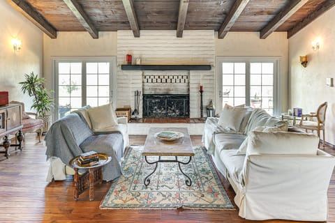 Stunning Valley & Mtn Views: Elegant Temecula Home House in Temecula