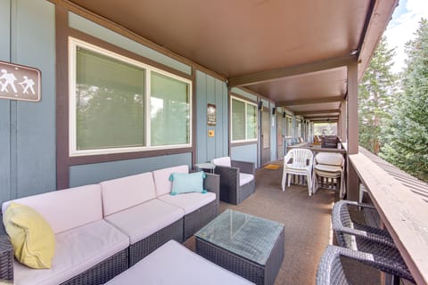 Dine, Shop & Shuttle to Resort: Winter Park Haven! Apartment in Fraser