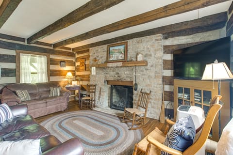 3 Mi to River: 11-Acre Retreat in Rural Stockport House in Ohio