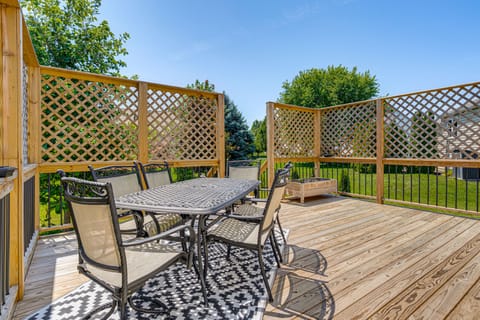 Stay & Play in Lewis Center: Home w/ Spacious Deck House in Ohio