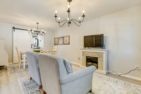 Stay & Play in Lewis Center: Home w/ Spacious Deck House in Ohio