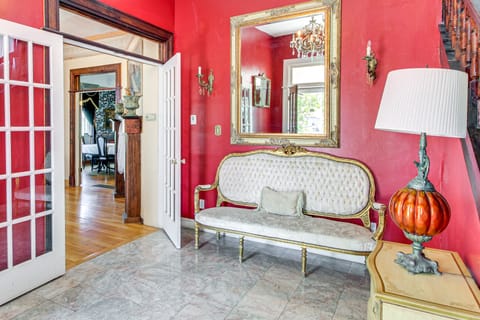 < 1 Mi to Downtown ABQ: Historic Manor w/ Patio! House in Albuquerque