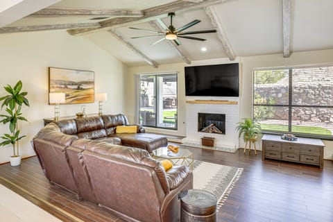 El Paso Oasis Near Franklin Mountains State Park House in El Paso