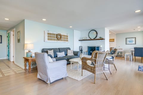 Mtn-View Camano Island Retreat Overlooking Beach House in Camano Island