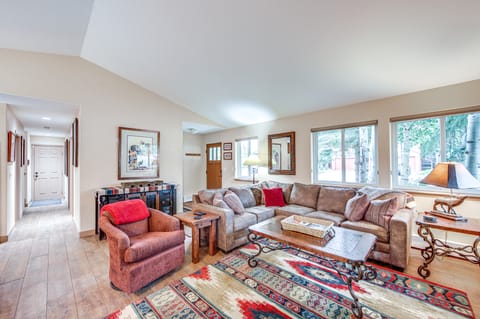 Walk to Main St & Ski Shuttle: Frisco Home w/ Yard Apartment in Frisco