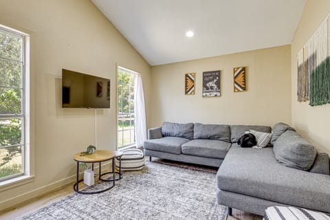 Group-Friendly Getaway w/ Fenced Yard in Temple! House in Temple