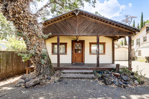 Watefront Getaway w/ Mtn Views & Dock in Clearlake House in Clear Lake