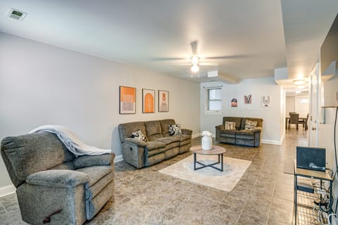 1 Mi to Washington Park: Spacious 1st-Floor Condo! Apartment in Chicago