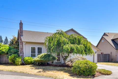 Private Outdoor Space 9 Mi to Downtown Vancouver! House in Vancouver