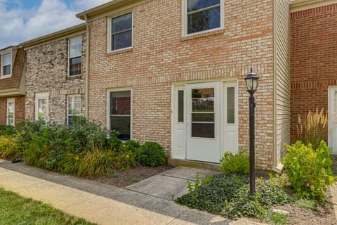 Townhome 10 Mi to WPAFB & Dayton! Apartment in Beavercreek