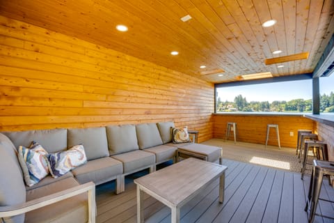 Waterfront Gem w/ Boat Dock & Lift in Lakewood! House in Lakewood