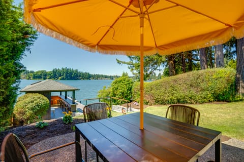 Waterfront Gem w/ Boat Dock & Lift in Lakewood! House in Lakewood