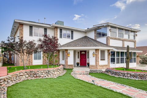 13 Mi to Downtown El Paso: Home w/ Game Room & Bar Apartment in Ciudad Juarez