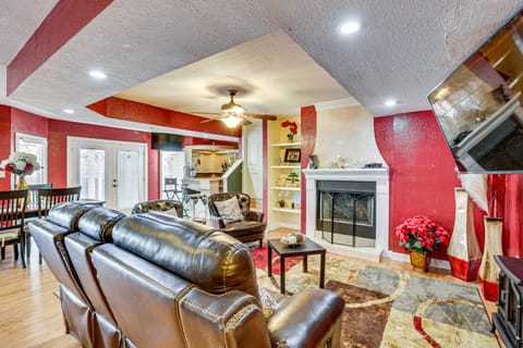 13 Mi to Downtown El Paso: Home w/ Game Room & Bar Apartment in Ciudad Juarez