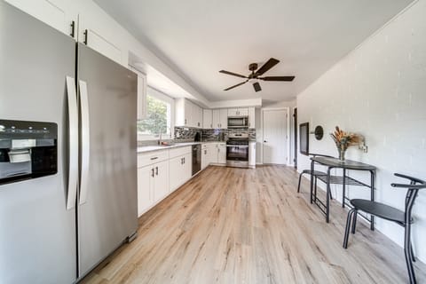 Home < 1 Mi to Lake Erie & Shades Beach Park! House in Allegheny River