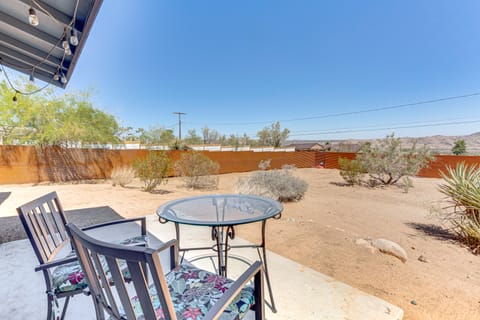 6 Mi to Joshua Tree NP! Mtn-View Gem w/ Game Room House in Joshua Tree