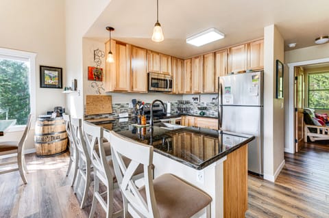 2 Mi to Winter Park Slopes: Mtn-View Condo! Apartment in Fraser