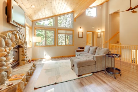 Near Ski Resorts & Trails: Truckee Home w/ Hot Tub House in Truckee