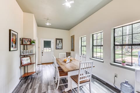 Family Home w/ On-Site Waterfall & Pond in Fulton! House in Arkansas