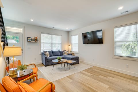 2 Mi to UT: Modern Retreat w/ Covered Porch House in Knoxville