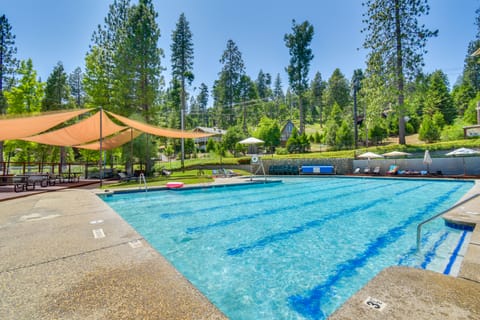 Sleek Blue Lake Springs Retreat w/ Deck & Yard! House in Arnold