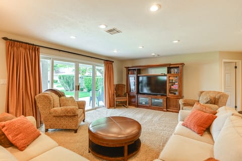 Golf Getaway 5 Mi to Dtwn: Las Palmas Resort Condo Apartment in St George