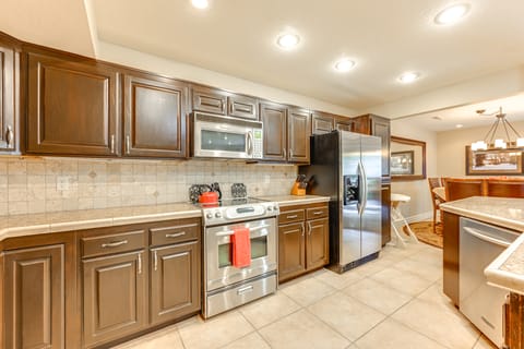 Golf Getaway 5 Mi to Dtwn: Las Palmas Resort Condo Apartment in St George