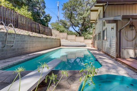 WFH-Friendly Retreat < 1 Mi to Clear Lake! House in Clear Lake