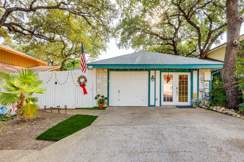 Private Yard w/ Pool: Quiet Getaway in San Antonio House in San Antonio